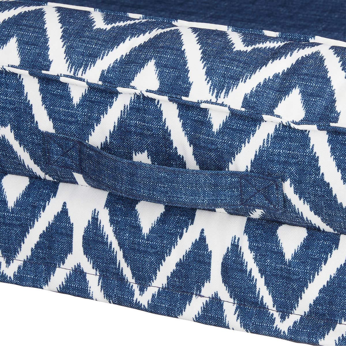 Kirkland Signature Tailored Dog Couch Bed 28"x36" Blue